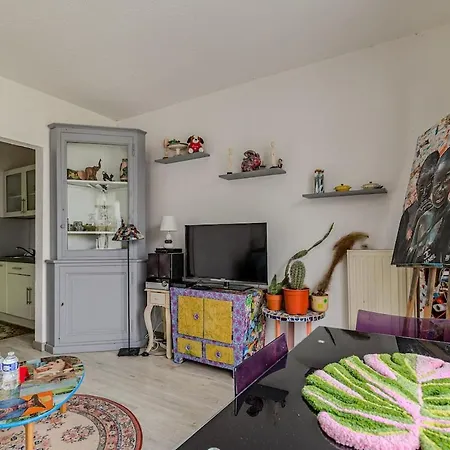 Arago - T2 Avec 1 1 Canape-lit 1 Salle De Bain Merignac (Gironde)